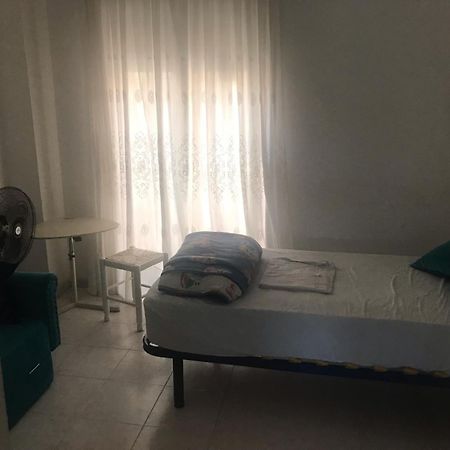 Malaga Habitacion En Apartamento Carlos Haya Lägenhet Exteriör bild