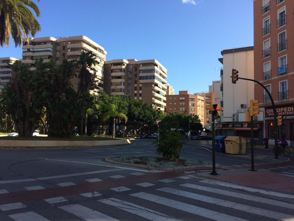 Malaga Habitacion En Apartamento Carlos Haya Lägenhet Exteriör bild